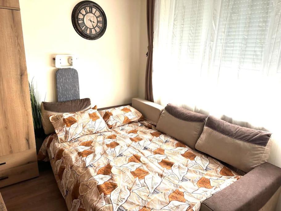 Green Park Apartment - Brand New Studio! Ruse Esterno foto