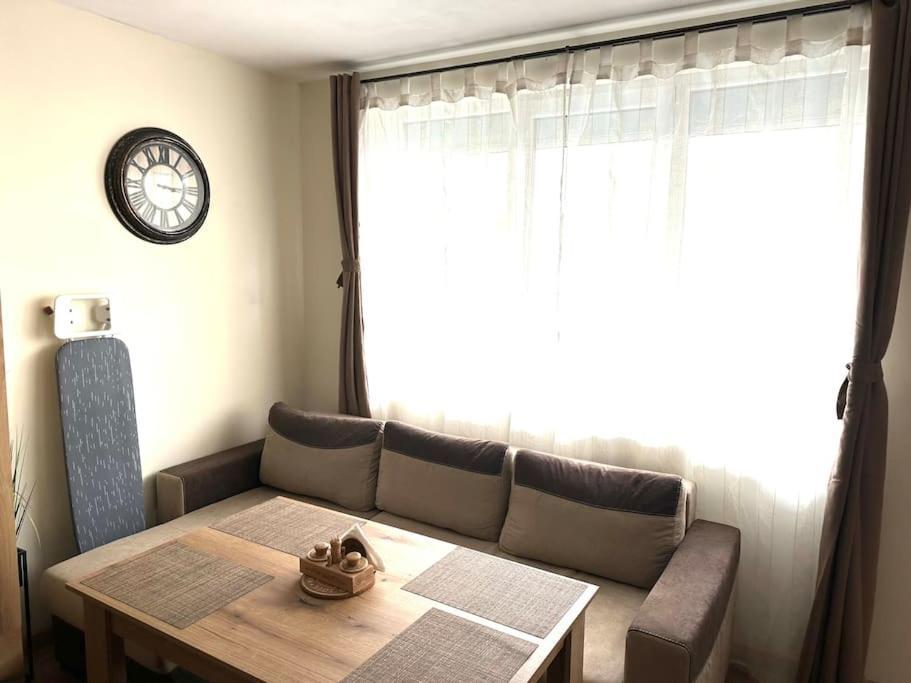 Green Park Apartment - Brand New Studio! Ruse Esterno foto