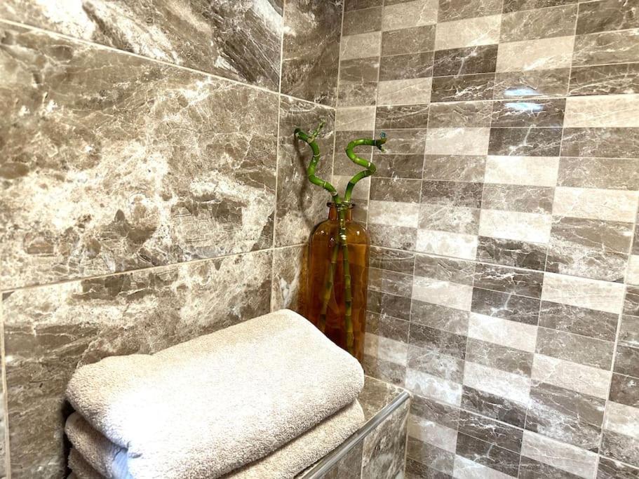 Green Park Apartment - Brand New Studio! Ruse Esterno foto